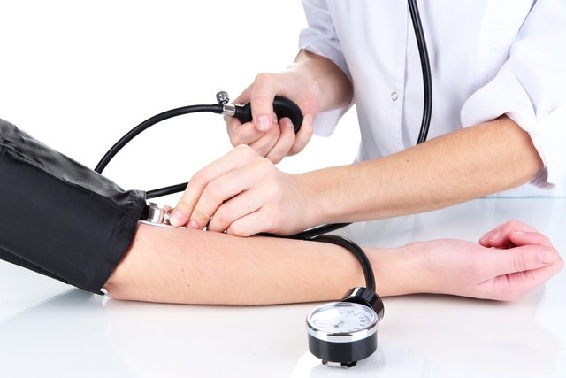 Como medir la presión arterial sin tensiómetro: Alternativas para medir la presión en situaciones sin acceso a un dispositivo.